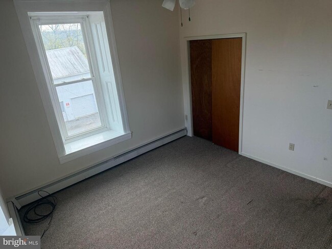 Photo - 3176 W Main St