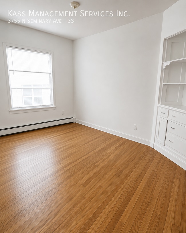 3755 N Seminary Ave Unit 3S