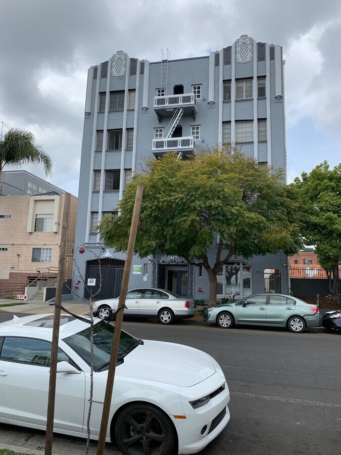 Photo - 5611 Carlton Way Unit 304