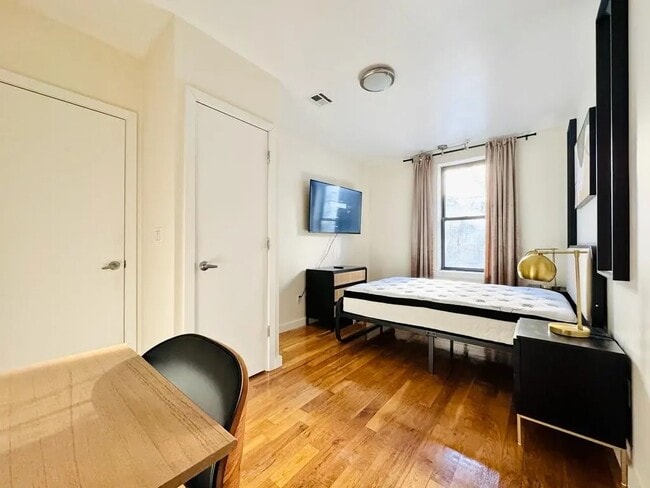 Photo - Furnished room/NOT APARTMENT Unit 1B