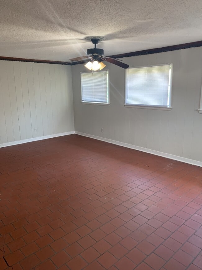 Photo - 1419 Beaumont Dr