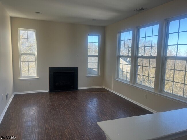 Photo - 329 Winding Hill Dr