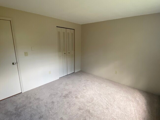 Photo - 50 English Village Rd Unit 103R