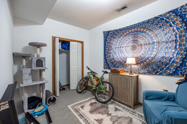 Photo - 1351 N Wolcott Ave Unit 1