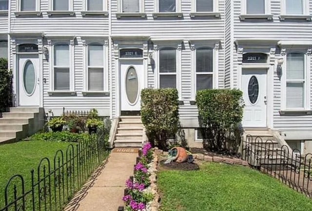 Photo - 2321 Rutger St