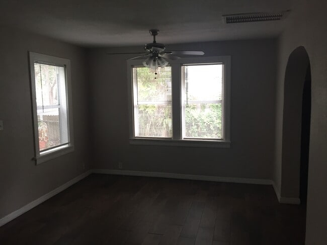 Photo - 873 10th Ave S