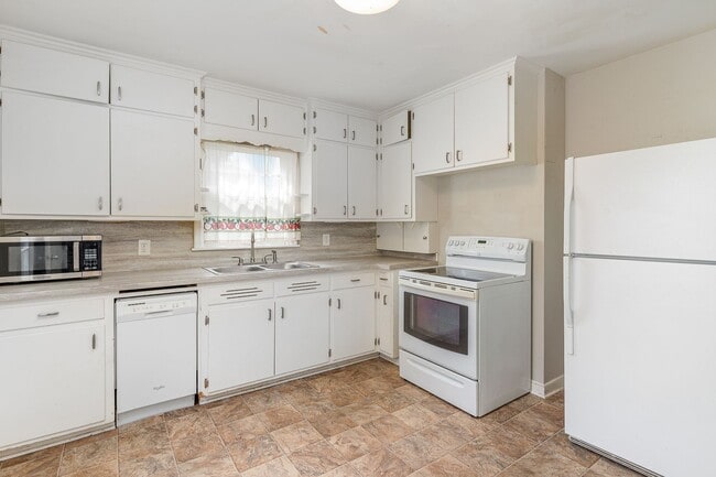 Photo - 1270 Hubbard Ave