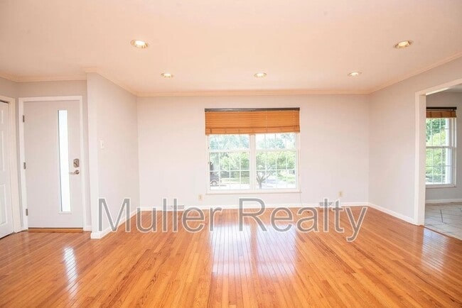 Photo - 10837 Dineen Dr