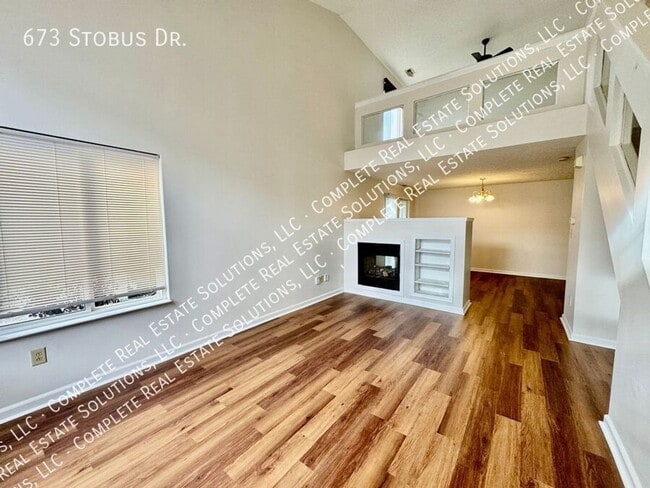 Photo - 673 Stobus Dr