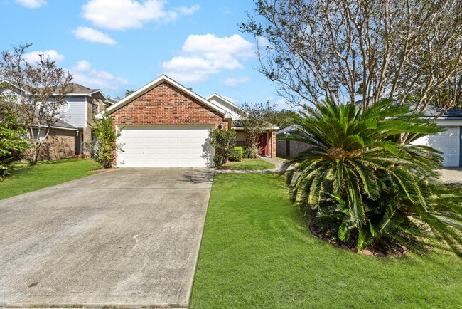 Building Photo - 18210 Beaverdell Dr