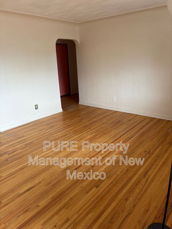 Photo - 536 Arizona St SE