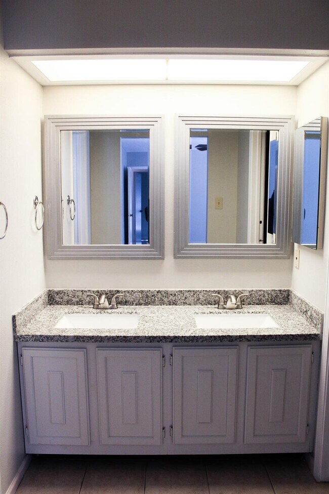 Photo - 39 S White Pebble Ct