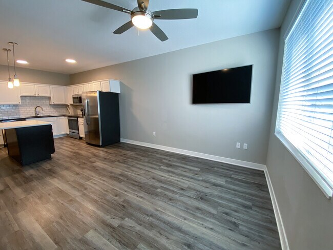 2410 Chamberlain #303 | Living Room