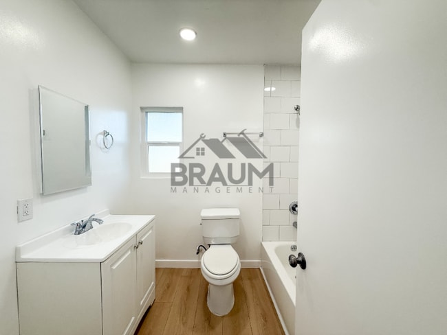 Photo - 13115 Oxnard St Unit 19