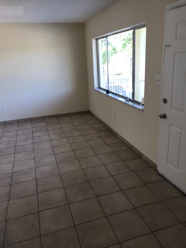 Photo - 411 S Nimbus Ave Unidad 3