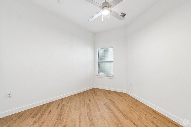1BD,1BA - 1,643SF - Bedroom
