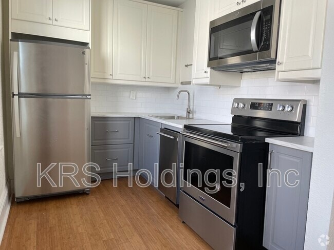 Building Photo - 423 London St Unit 3 Rental