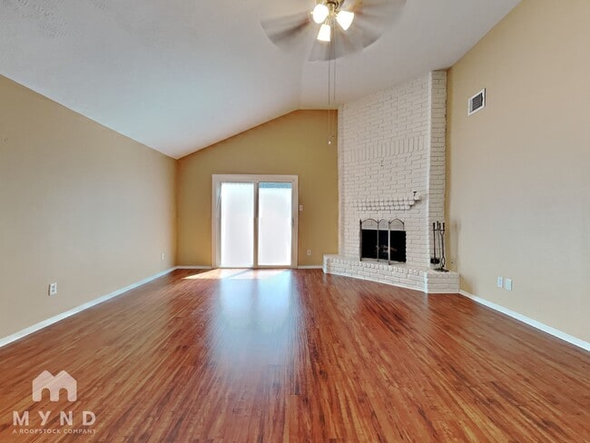 8111 Valeta Dr