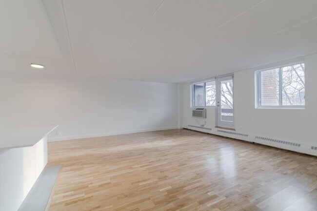 Photo - 4800 Maisonneuve Blvd W Unit 608