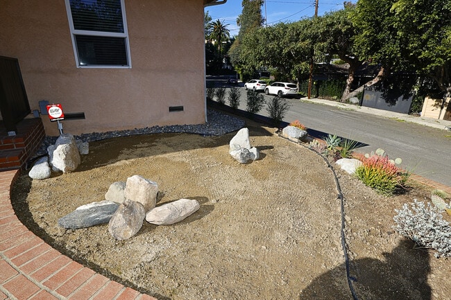 Photo - 4831 Canoga Ave