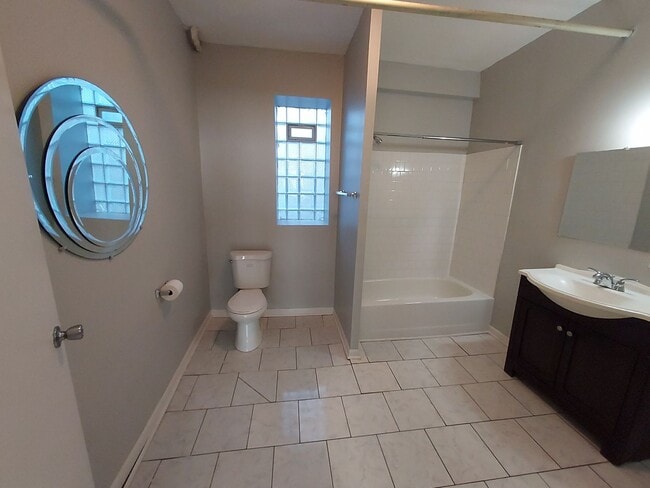 Photo - 1252 S Karlov Ave Unit 1252-GF