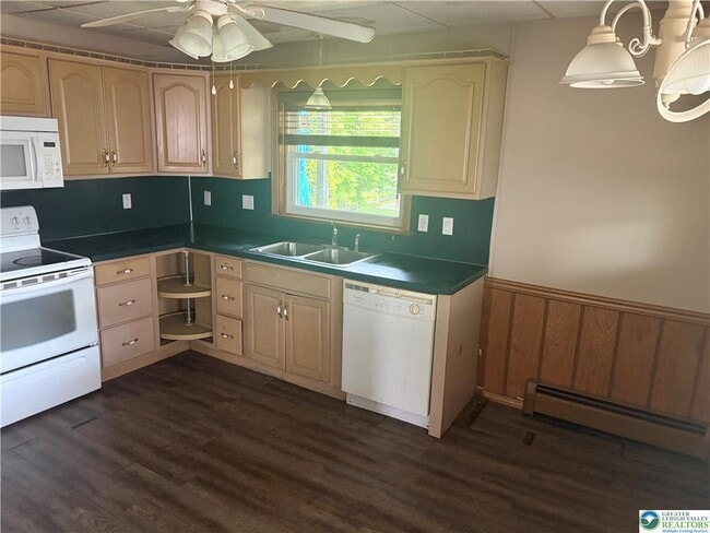 Photo - 142 W High St