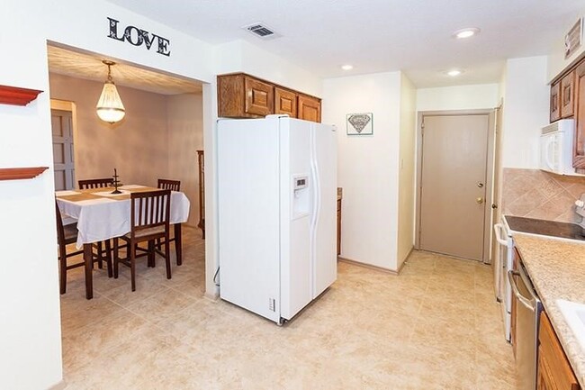 5910 Country Pl