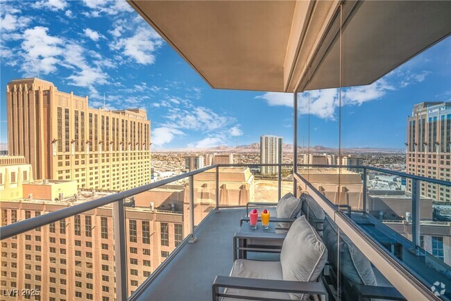 Building Photo - 2700 S Las Vegas Blvd Unit 2703 Rental