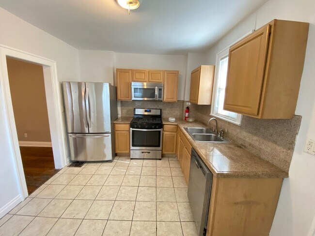 Photo - 425-427-427 E Lane Ave Apartment Unit 425