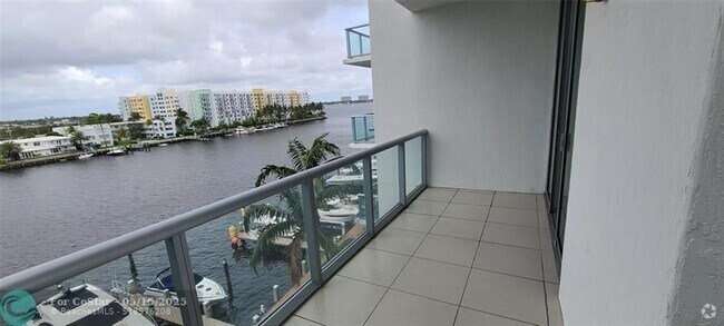 Building Photo - 7928 East Dr Unit 501 Rental