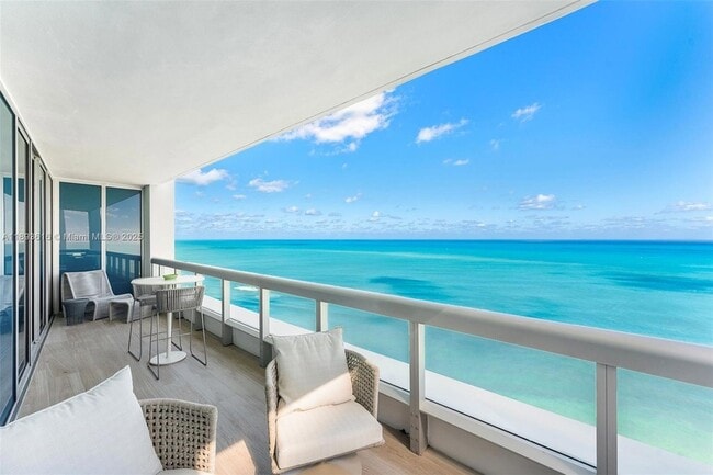 Building Photo - 6899 Collins Ave Unit 2601