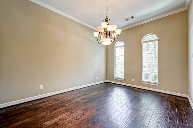 Photo - 2914 Cotswold Lane