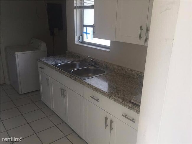 Photo - 2010 SW 68th Way