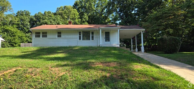 Building Photo - Vinyl sided Ranch Rental