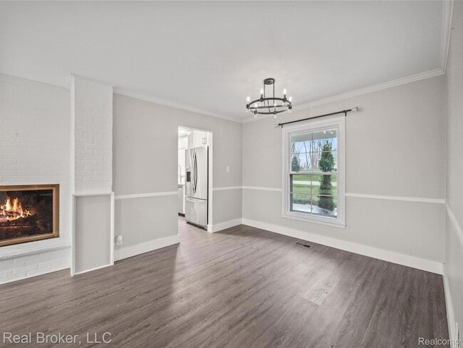 1909 Marie Cir
