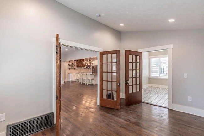 Photo - 304 N 43rd St