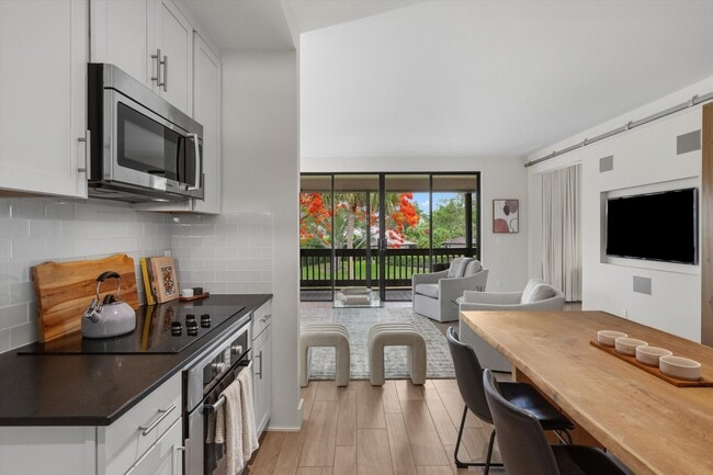 Photo - 11818 Pebblewood Dr