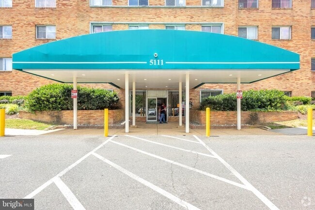 Building Photo - 5111 8th Rd S Unit 407 Rental
