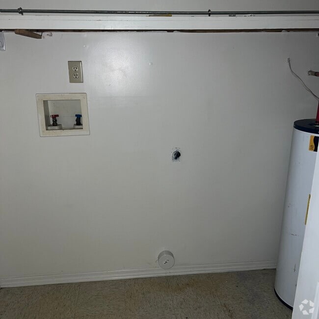 Building Photo - 201 Middle St Unit D Rental