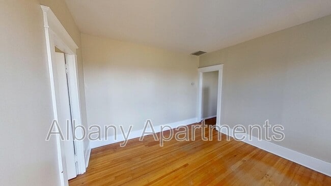 Photo - 469 Delaware Ave