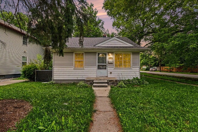 Building Photo - Gorgeous 3-Bedroom Redford Home – Available Now!