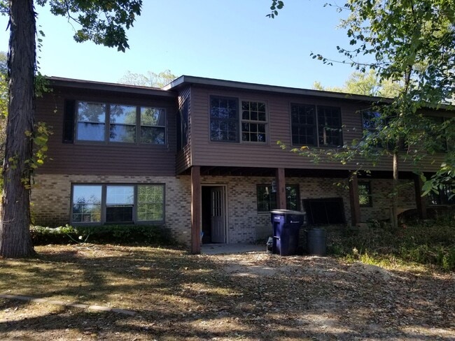 1223-1225 Elgin Ave. - 1223-1225 Elgin Ave. Apartment Unit 1225