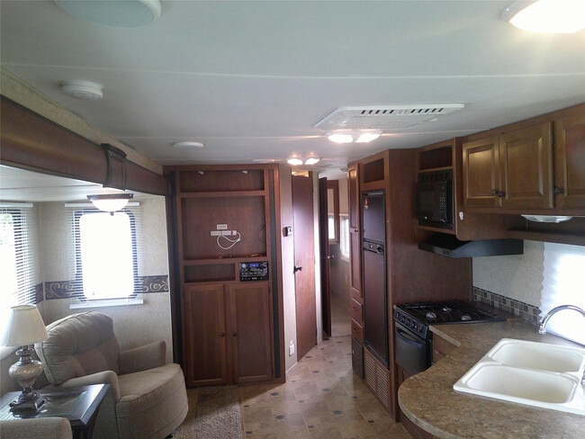 Photo - 19115 NE Miami Ct