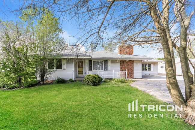 Photo - 209 E Illinois Hwy House