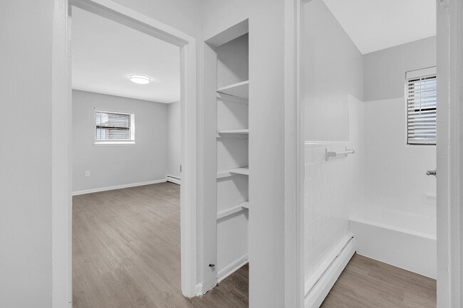 Photo - University Gardens