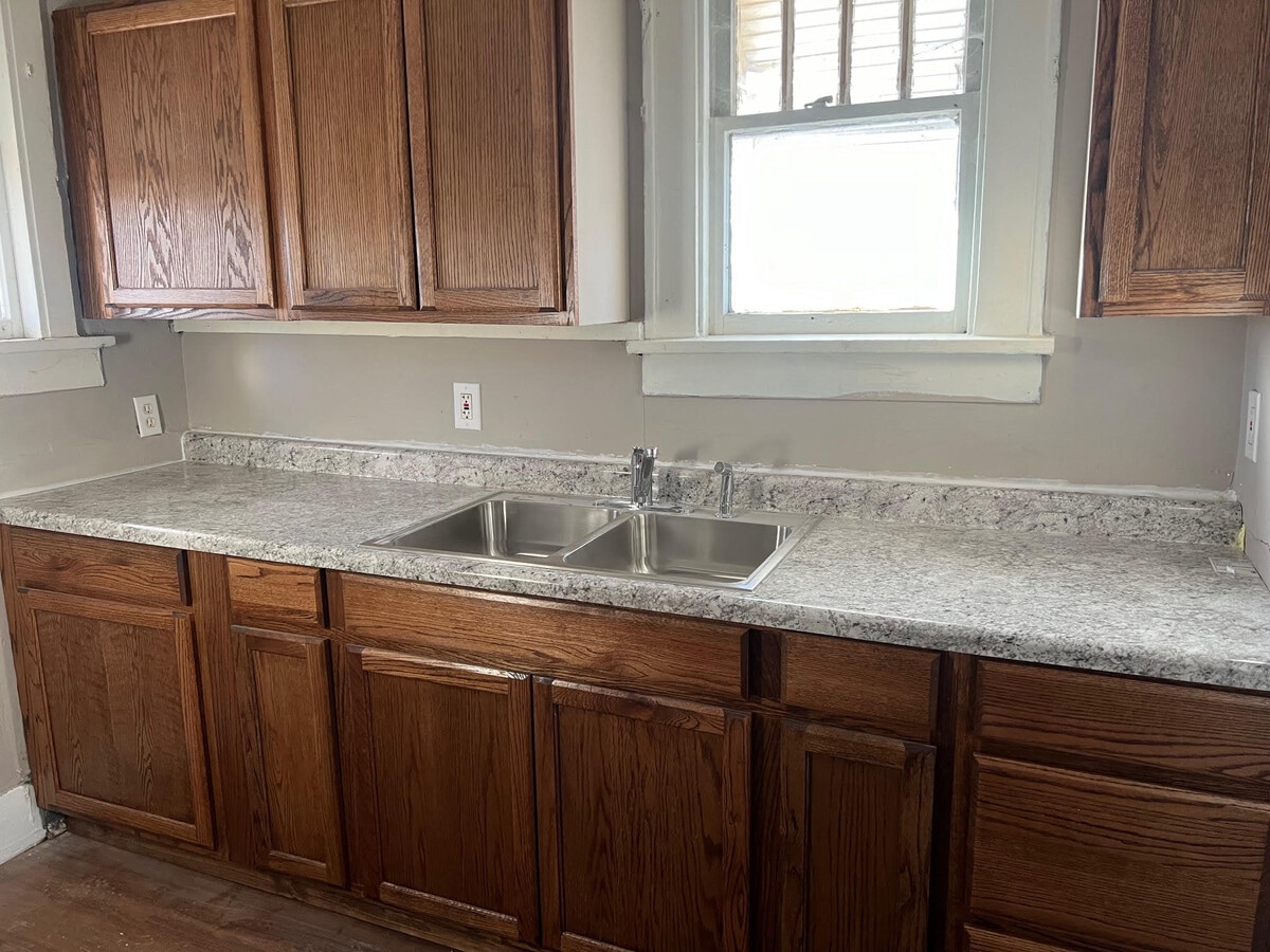 Photo - 814 W McClure Ave