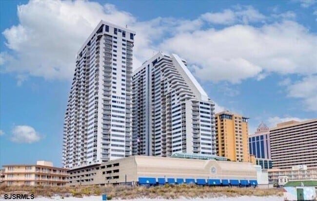 Building Photo - 3101 Boardwalk Unit 1707-2 Rental