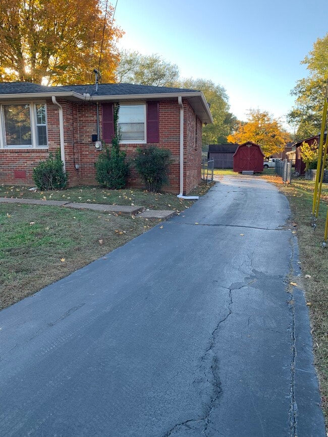 Photo - 276 Bonnasprings Dr