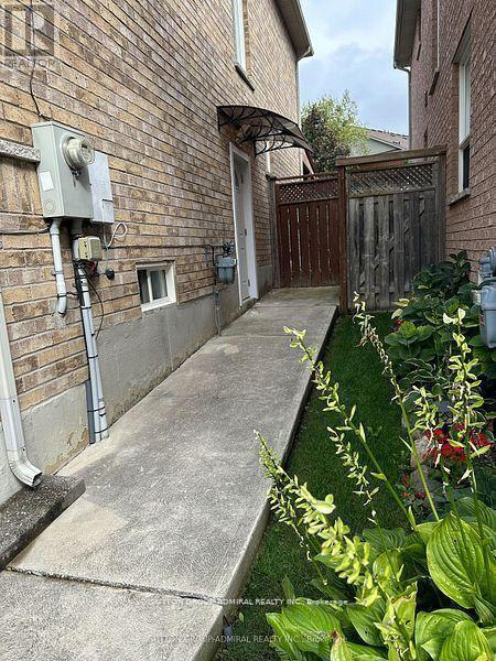 Photo - 185 Red Maple Rd