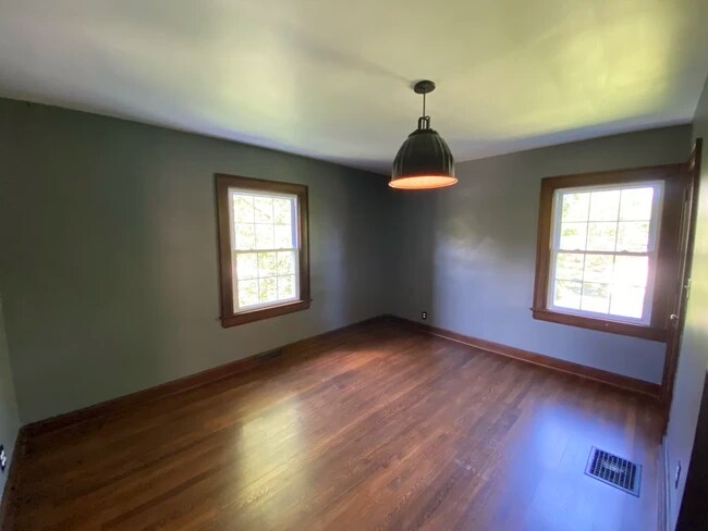 Photo - 806 S Woodlawn Ave